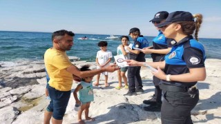 Van polisi boğulmalara karşı bilgilendirme çalışmalarını sürdürüyor