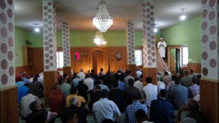 Vanda bayram namazı coşkuyla eda edildi