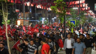 Vanda binlerce kişi 15 Temmuz yürüyüşüne katıldı