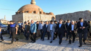 Vanda tarihi Kaya Çelebi Camii ibadete açıldı