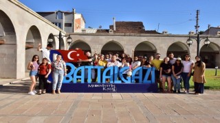 Yabancı öğrenciler Battalgaziye hayran kaldı