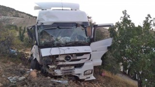 Yakıt tankeri şarampole sürüklendi: 1 yaralı