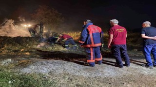 Yalovada saman yüklü kamyon alevlere teslim oldu