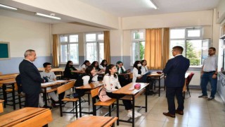 Yaz Okulu Kursları öğrencilerin bilgilerini pekiştirmelerini sağlıyor