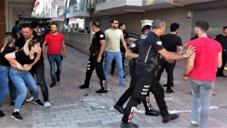 Yeğenlerini ve kardeşini rehin aldı, linç edilmekten polis kurtardı