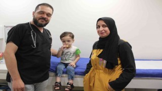 Yemek yiyemeyen akalazya hastası çocuk Türkiyede sağlığına kavuştu
