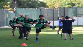 Yeni sezon hazırlıklarını sürdüren Denizlispor taktik çalıştı