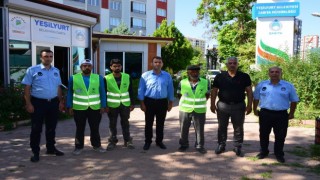 Yeşilyurtta kağıt toplayıcıları kayıt altına alınıyor