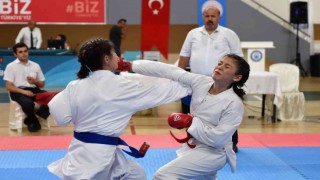 Yıldırımda 15 Temmuz karate şampiyonları ödüllerini aldı