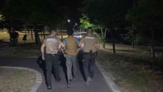 Yoklama kaçağı şahıs parkta yakalandı