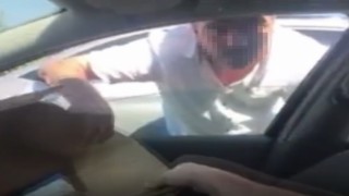 Yol verme tartışmasında karton kutuyla saldırı