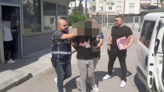 Yolda yürüyen kadının çantasını kapkaç yaptılar, 1 saat sonra yakalandılar