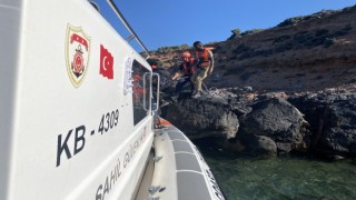 Yunanistan unsurlarınca geri itilen 36 göçmen kurtarıldı