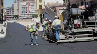 Zafer Meydanı projesinde asfalt serimi başladı