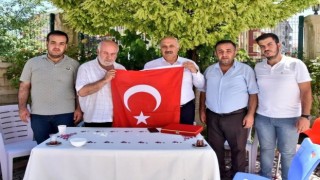 Zelyurt, 15 Temmuz şehidi Bozkurtun kabrini ve ailesini ziyaret etti
