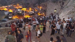 1. Kommagene Bienali başladı