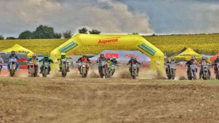 108 motosikletçi Türkiye Şampiyonasında heyecan yaşattı