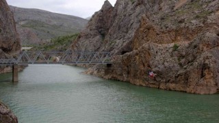 1897li yıllarda kanyonlardan geçmek için icat edilen ve günümüzde eğlence sektöründe hızla gelişen zipline, Kemaliyede ilgi görüyor