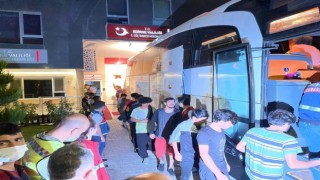 227 Afgan göçmen sınır dışı edilmek üzere İstanbula gönderildi