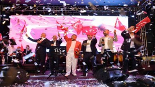 30 Ağustos Zafer Bayramı Bülent Serttaş konseriyle kutlandı