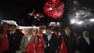 30 Ağustos Zafer Bayramının 100. yılında Osmaniyede fener alayı düzenlendi