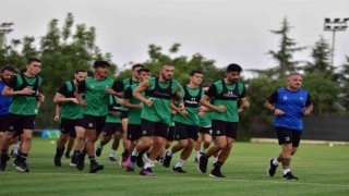 4 oyuncusundan yoksun olan Denizlispor, hazırlıklarını sürdürüyor