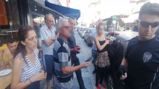 Acil görüşme yapmam lazım diyerek aldığı telefonla ortadan kayboldu
