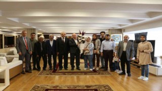 Afganlı ailelerden Başkan Sekmene teşekkür ziyareti