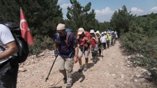 Afyondan İzmire 400 kilometrelik Zafer ve Anma Yürüyüşü sürüyor