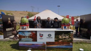 Ahlat ve Malazgirtte Diyarbakır çadırına yoğun ilgi
