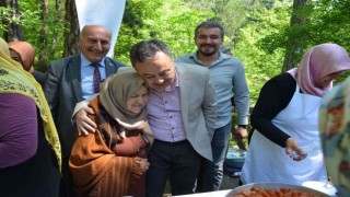 AK Parti teşkilatı vatandaşlarla buluşmaya devam ediyor