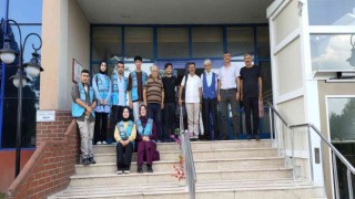AK Partili gençler yaşlıları sevindirdi