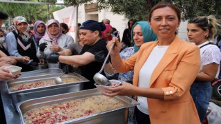 AK Partili kadınlardan 2 bin kişilik aşure hayrı