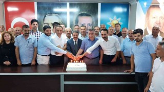 AK Partinin 21. yıl pastası kesildi