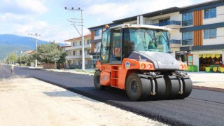 Akyazıda 700 metrelik yol asfaltla buluştu