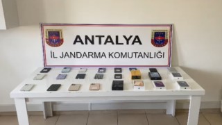 Alanyada jandarmadan kaçak telefon operasyonu