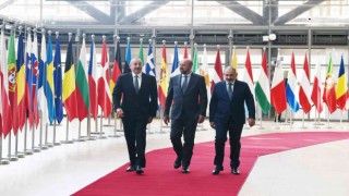 Aliyev, Paşinyan ve Michelden üçlü zirve