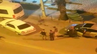 Alkollü sürücü önce otomobile ardından polis aracına kafa attı