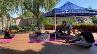 Alzaymır hastaları yoga yaptı