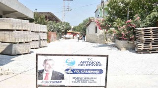 Antakya Belediyesi yol çalışmaları sürüyor