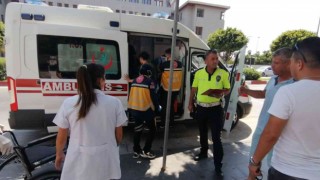 Antalyada 12 yaşındaki bisikletli çocuk minibüs çarpması sonucu yaralandı