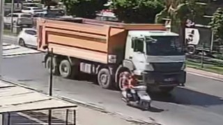 Antalyada anne ve bebeğinin öldüğü yürek yakan kaza kamerada