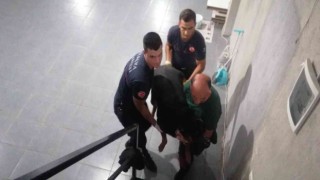 Antalyada itfaiyeden bodrumda yaşayan Şişman köpek operasyonu