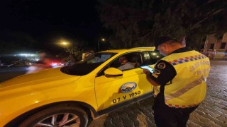 Antalyada jandarmadan taksilere denetim