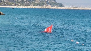 Antalyada su alan sürat teknesi battı