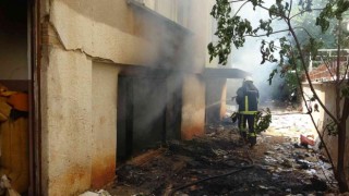 Antalyada sürekli yangın çıkan metruk bina mahalle halkını isyan ettirdi