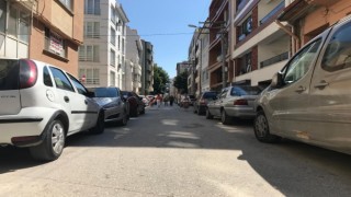 Ara sokaklar çift şerit park eden araçlara teslim