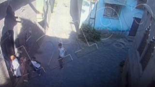 Ara sokakta kapkaç yapan şüpheliler kıskıvrak yakalandı