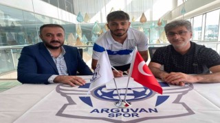 Arguvansporda imza şov