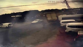 Arnavutköyde freni boşalan tır dehşet saçtı